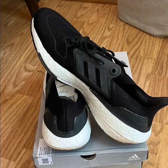 Adidas Ultraboost 22 W Black and White Running Shoes - Picture 3 of 5